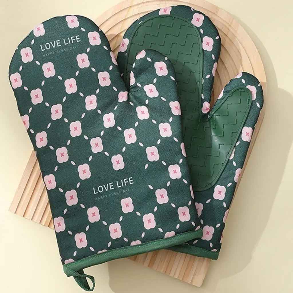 Hannah Oven Mitts – Heat Resistant Cotton & Silicone Gloves