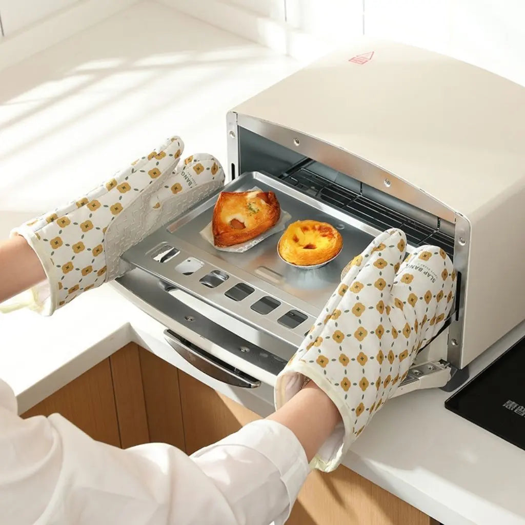 Hannah Oven Mitts – Heat Resistant Cotton & Silicone Gloves