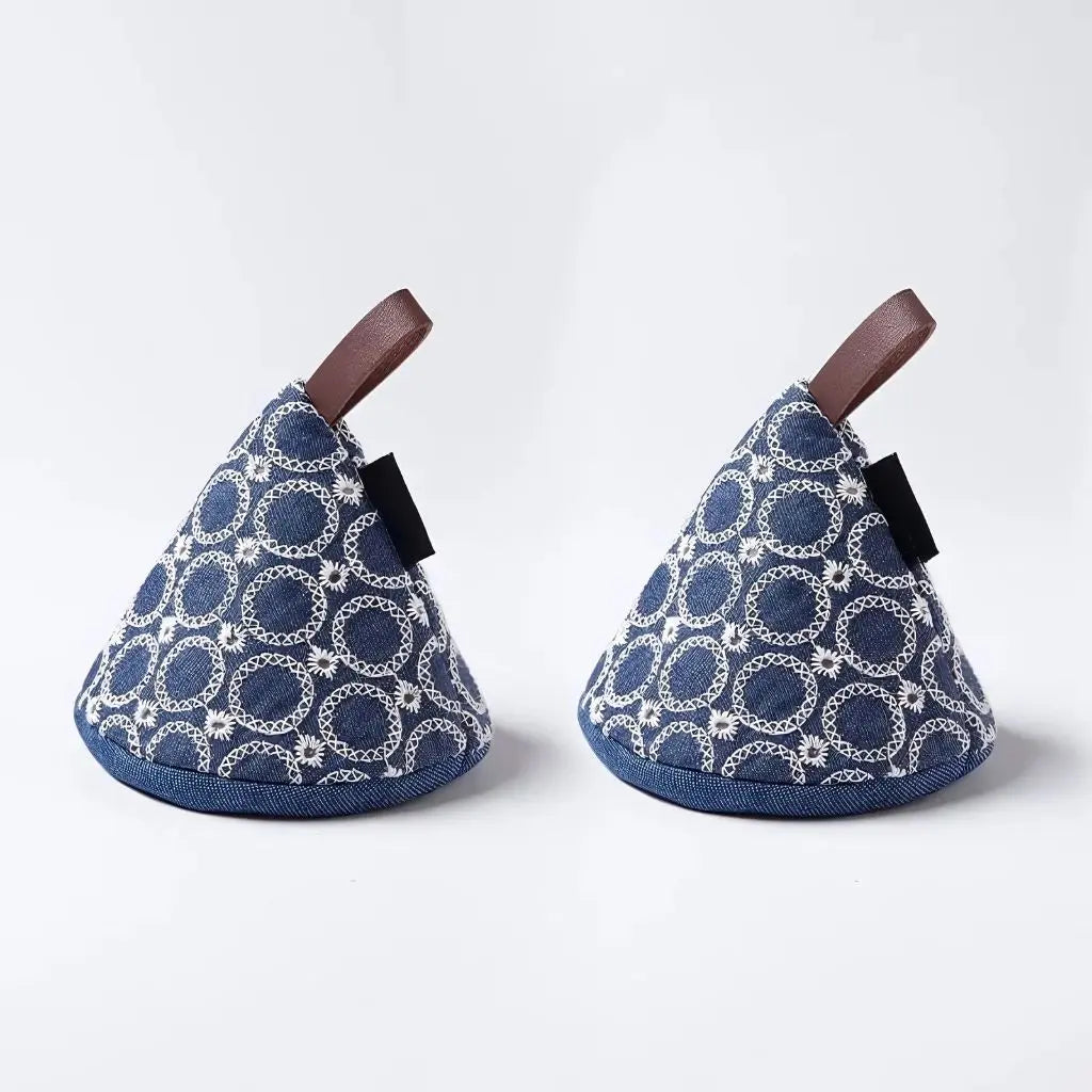 Nora Nordic Cone Oven Mitts – Quilted Heat-Resistant Set